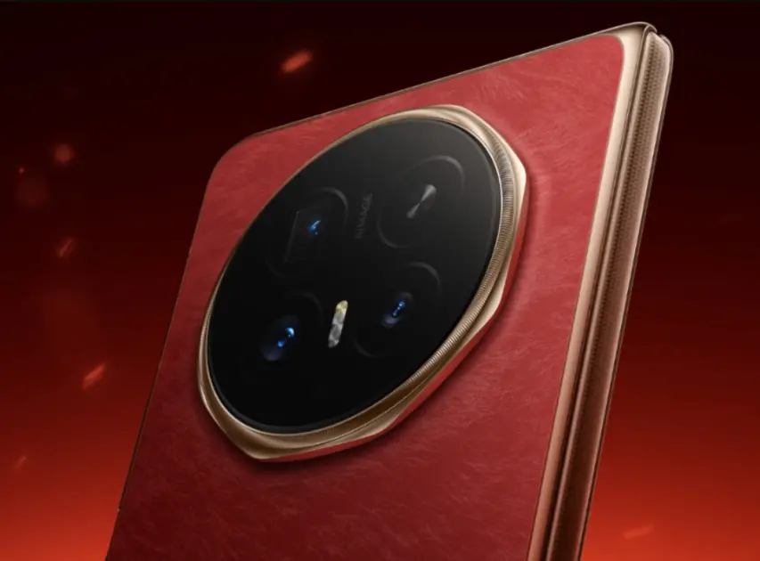 Honor Magic V6 yeni kırmızı rengi ve dayanıklı menteşesiyle sahneye çıktı