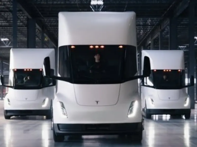 Tesla Semi elektrikli tırları seri üretime giriyor