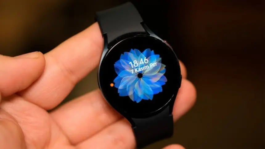 Samsung Galaxy Watch 4 için son büyük güncelleme yayında