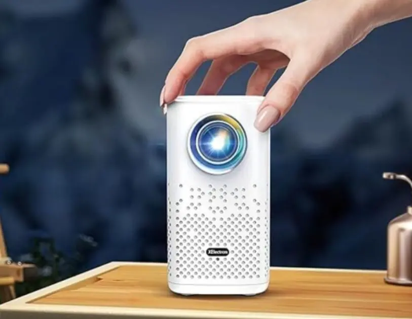XElectron PocketBeam tanıtıldı: taşınabilir ve bataryalı akıllı projektör