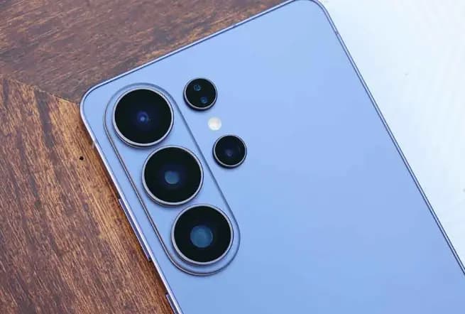 Samsung Galaxy S27 Pro'nun kamera sistemi sadeleşebilir: Ultra seviyesinden uzaklaşacağı iddia edildi