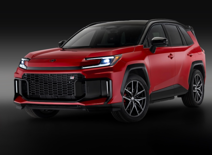 Yeni Toyota multimedya sistemi sürüşü dijital bir maceraya dönüştürüyor!