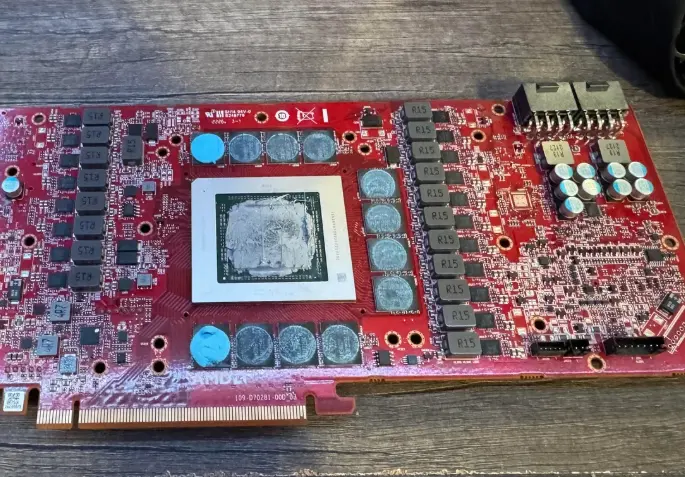 AMD RX 7900 XTX'in gizemli prototipi ortaya çıktı: 24 GB yerine 16 GB VRAM gösteriyor