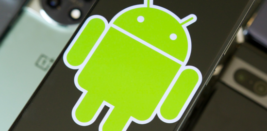 Android'de uygulama mağazası dönemi değişiyor: Google Play rakip mağazalara kapılarını açıyor
