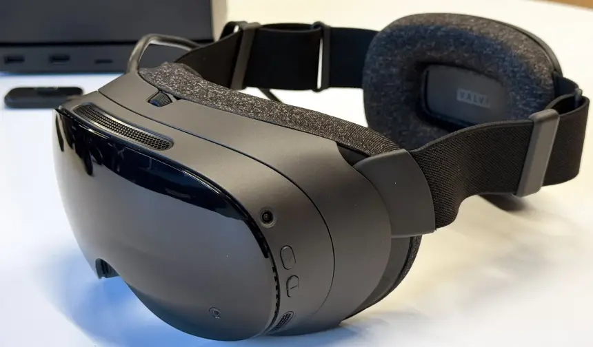 Steam Frame göz takibi ve 4K performansıyla sınırları zorluyor