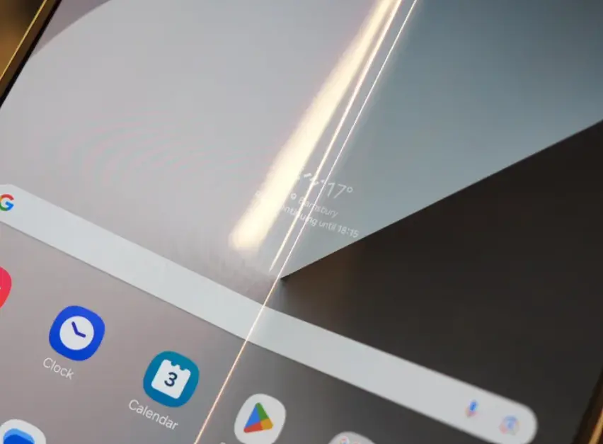 Galaxy Z Fold 9, daha kalın 60 mikron UTG ekranıyla katlanma izini azaltabilir