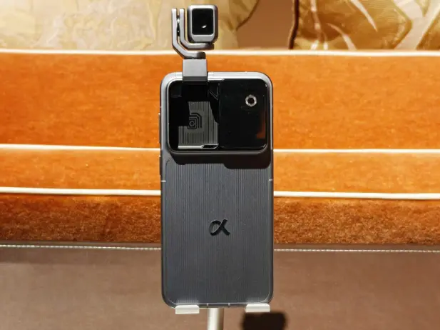Honor Robot Phone, amiral gemisi özellikleriyle dikkat çekiyor: Çift 200 MP kamera ve hareketli gimbal sistemi yolda