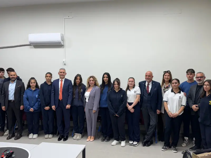 TÜBİSAD deprem bölgesindeki gençlere teknoloji odaklı destek sunuyor