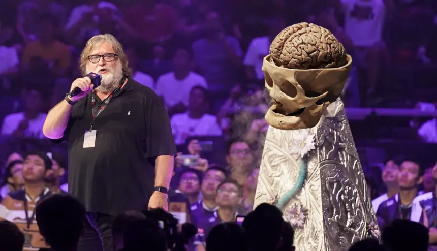 Valve patronu Gabe Newell gelir rekorunu denizde kutladı