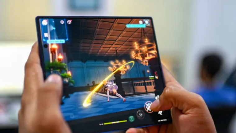 Samsung Galaxy Z Fold 8'in ilk izlenimleri ortaya çıktı: Katlama izi Ultra modelden daha iyi olabilir
