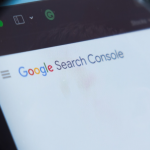 Kişisel ChatGPT talimatlarının arama konsoluna sızdığı iddiası kullanıcıları alarma geçirdi