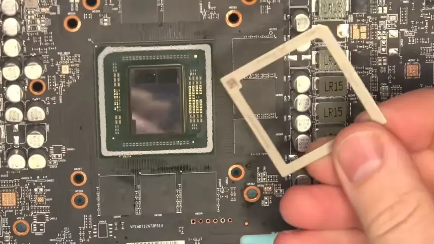 Nikotin dolu ekran kartı yenilendi: 17 yıllık ASUS 9800GT yeniden hayata döndü