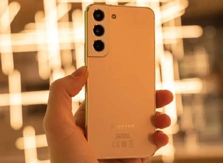 Samsung güç düğmesi artık çok daha akıllı: İşte One UI ile gizli özelleştirme yöntemi