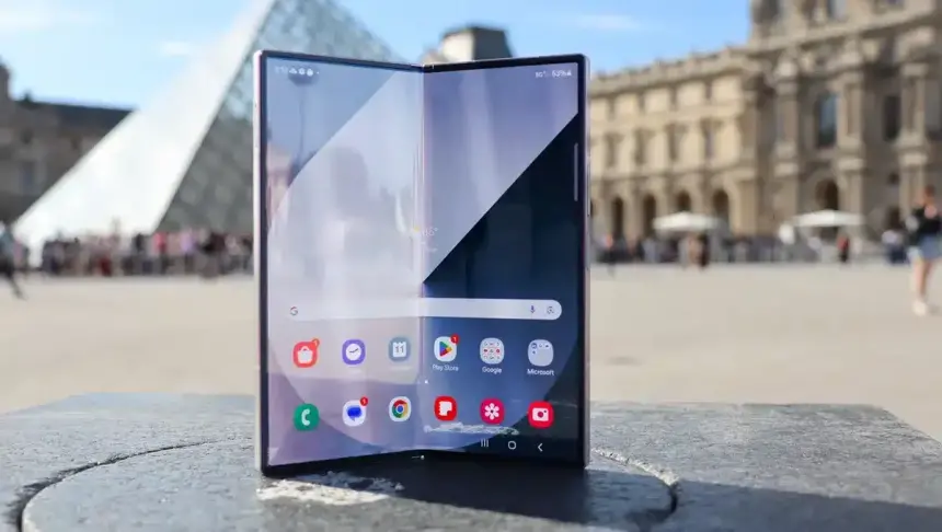 Katlanabilir iPhone: Apple’dan Samsung Galaxy Z Fold’a Güçlü Bir Rakip Geliyor