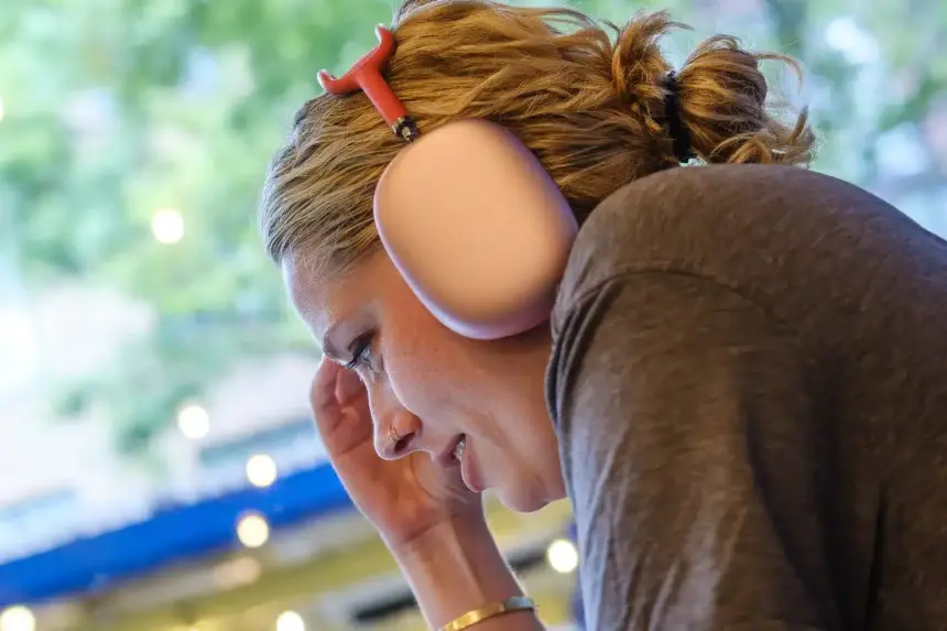 Apple, AirPods Max için Kayıpsız Ses Güncellemesi Yayımladı