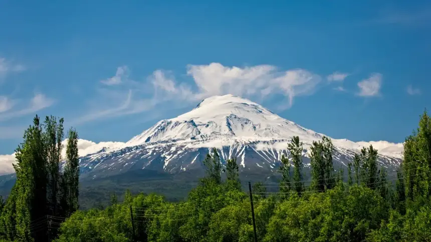Türkiye'nin En Büyük Dağı: Ağrı Dağı'nın Efsaneleri ve Doğal Güzellikleri