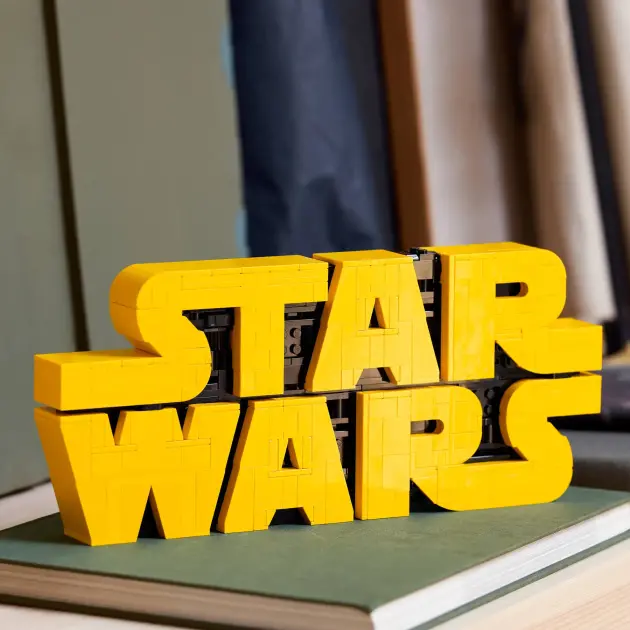 LEGO, 700 Parçalık Star Wars Logo Setini Tanıttı