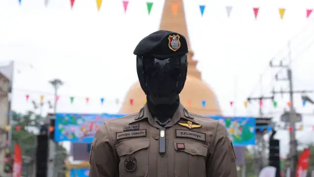 Tayland'da Yapay Zeka Destekli İlk Robot Polis Devriyede: 360 Derece Görüyor, Yüz Tanıyor