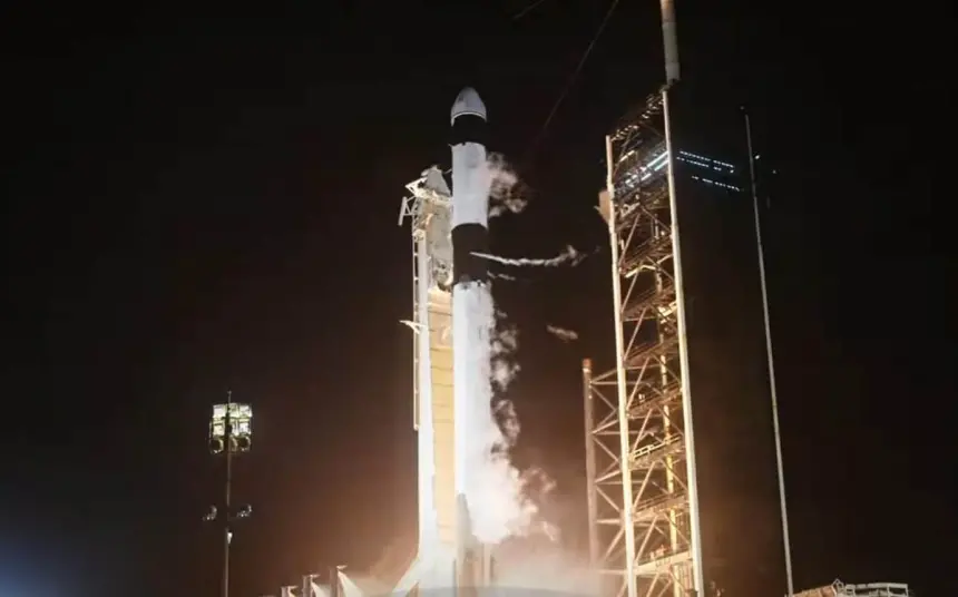 SpaceX Aynı Günde İki Roket Fırlattı: Florida'da 'Sonik Patlama' Beklentisi Arttı