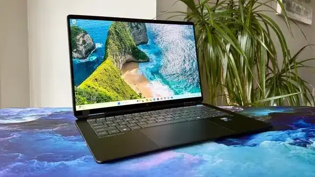 HP OmniBook Ultra Flip 14 İncelemesi: Şıklık, Ekran ve Esneklik Bir Arada