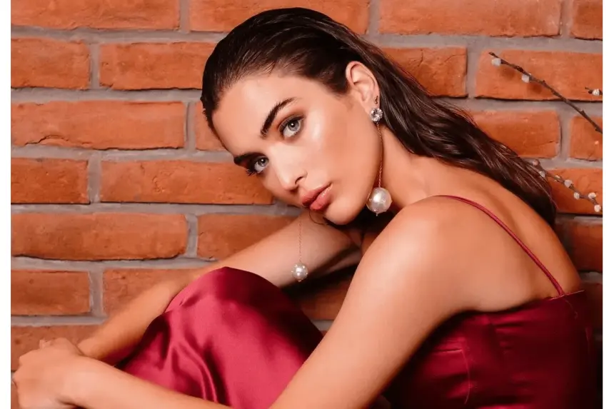 Çağla Şimşek Uzak Şehir’e Dahil Oldu