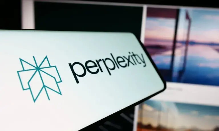 Yapay Zeka Arama Motoru Perplexity, Samsung ve Motorola ile Telefonlar İçin İşbirliği Yapabilir