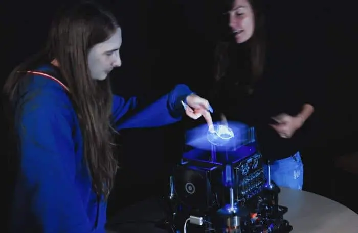 Film Gibi Ama Gerçek: Hologramlar Artık Elle Tutulabiliyor