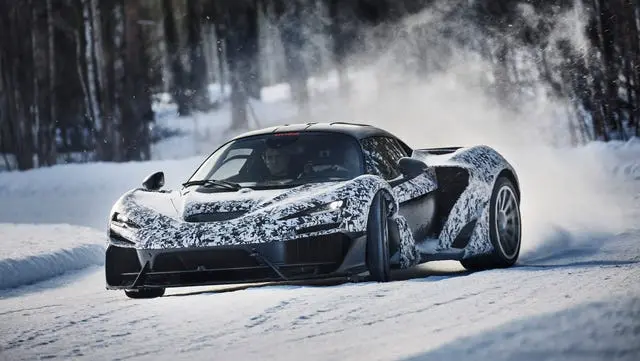 McLaren'ın Yeni Süper Otomobili W1 Kuzey Kutbu'nda Kış Testleri Yaptı